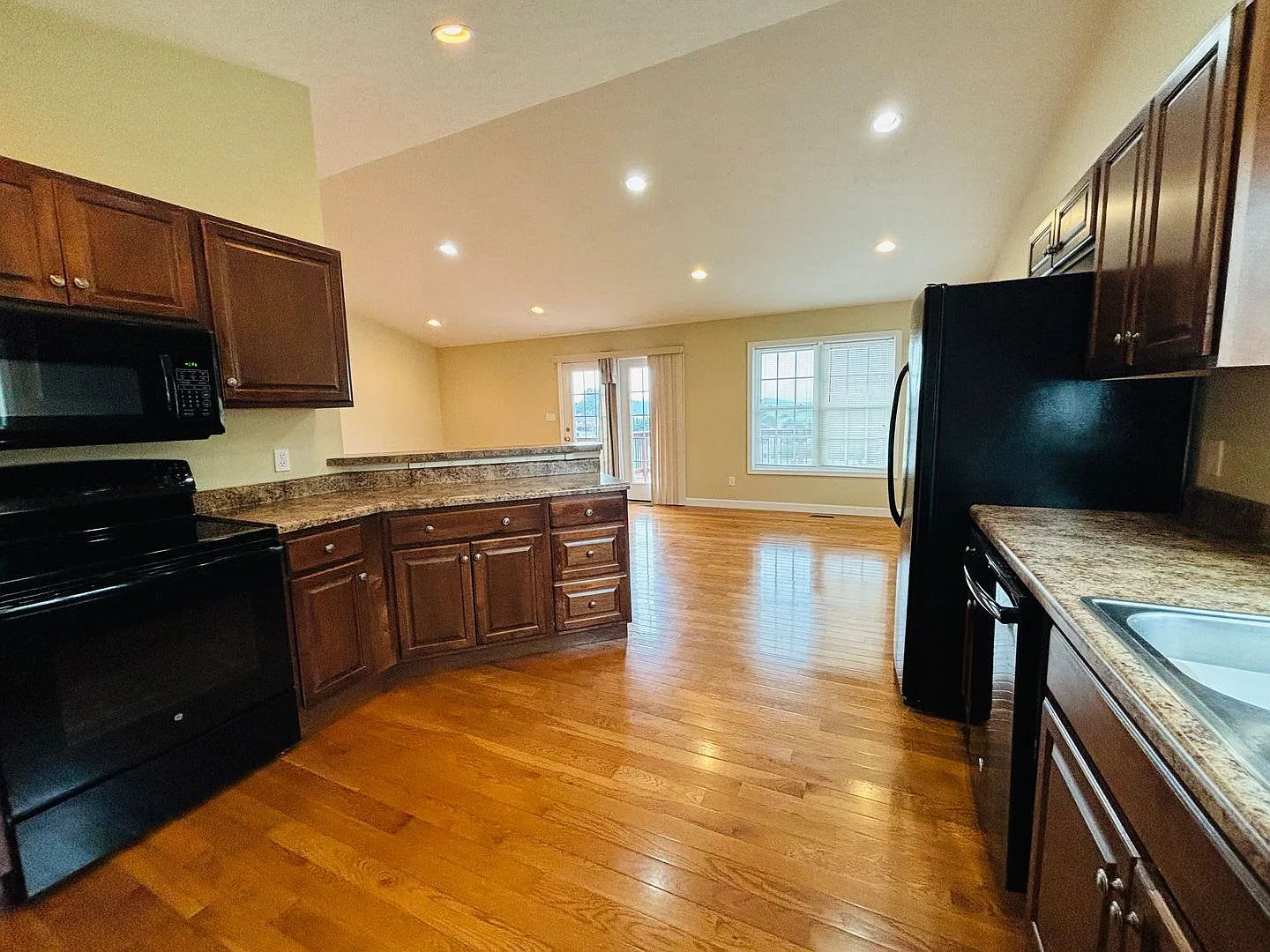 3 Bedroom 2 Bath House — Photo 4