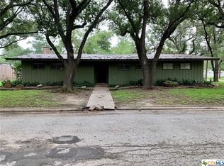 603 W Brackenridge St, Edna, TX 77957
