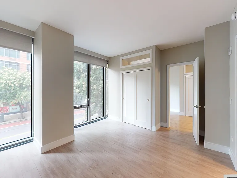237 E 34th St #202 — Photo 8
