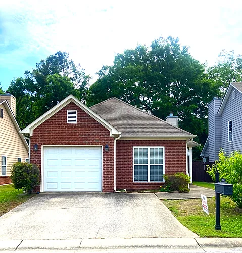 422 Holland Lakes Dr N Photo 1