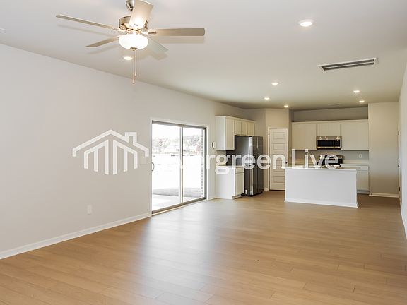 4th image of 16895 Whispering Pines Dr