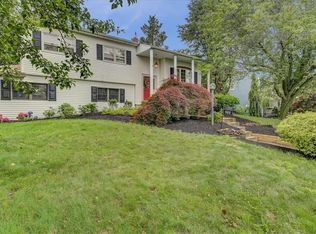 400 Cindy St, Old Bridge, NJ 08857