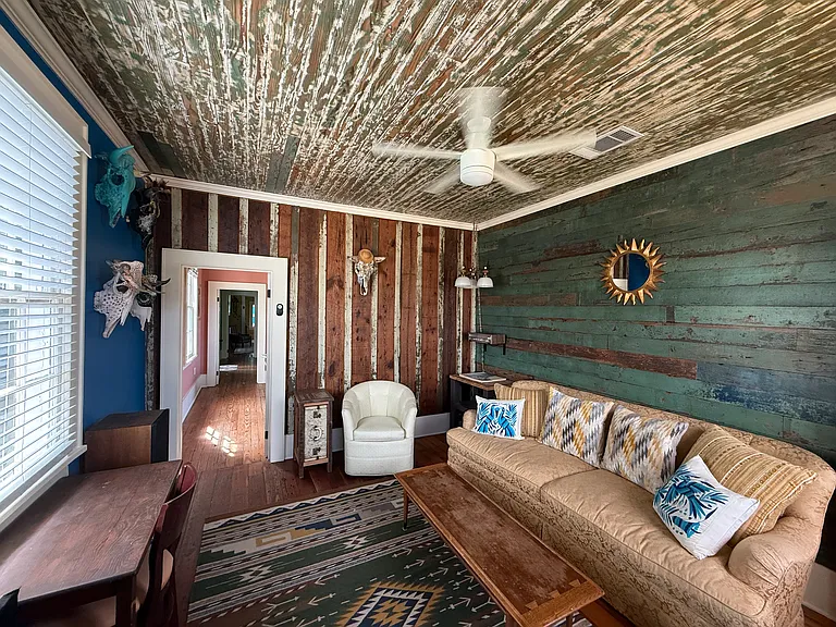 812 Delery St — Photo 3