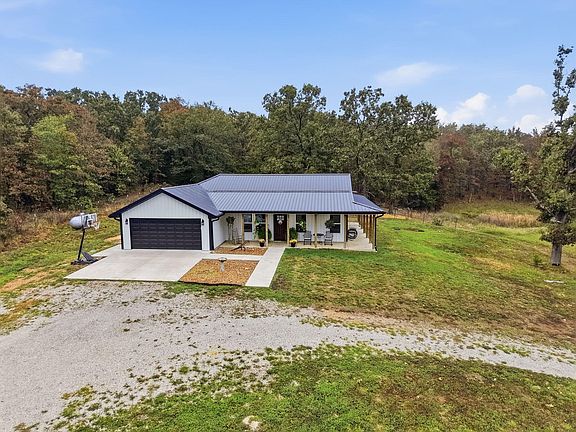 4th image of 1450 E 340th Road