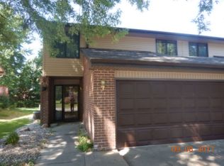 5905 Locust St, Lincoln, NE 68516