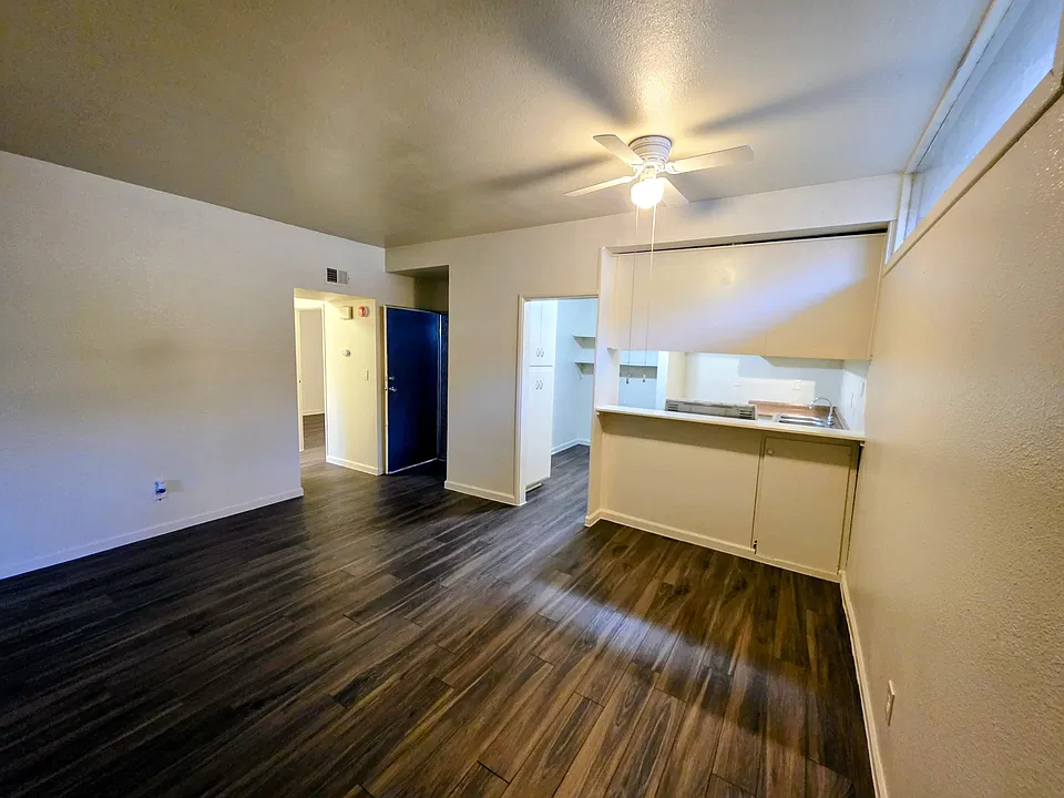 2355 Windsor Dr #2355