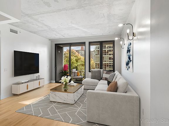 5th image of 3707 Blackstone Pl #305