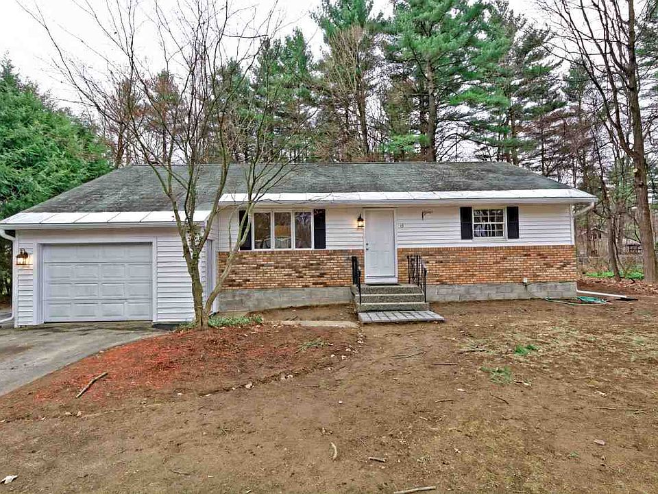 1st image of 13 Evergreen Dr