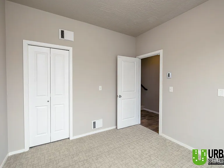 2419 W Bridge Ave — Photo 4