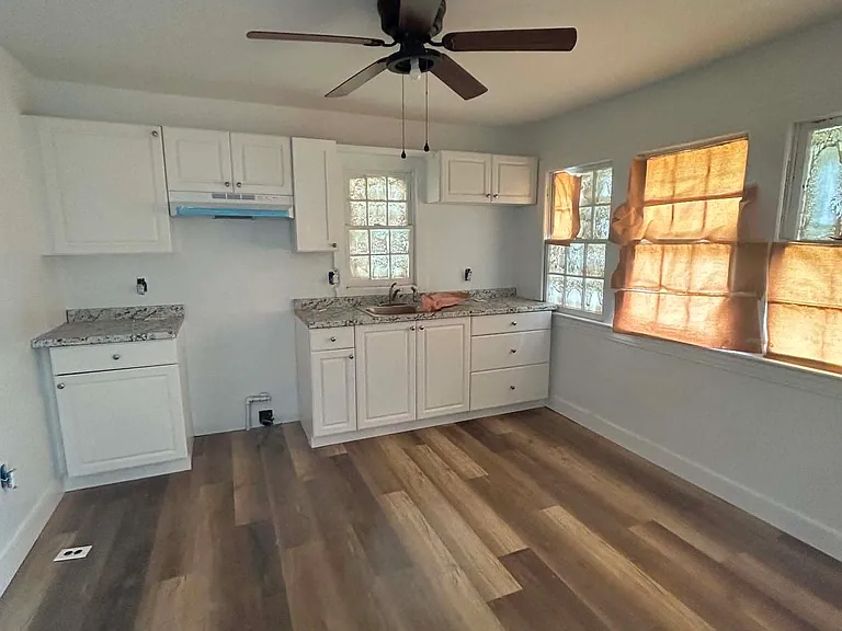 3850 Mercer St — Photo 3