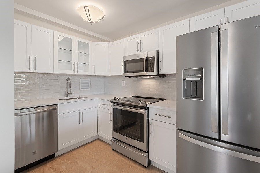 1st image of 16231 9th Ave APT 8B