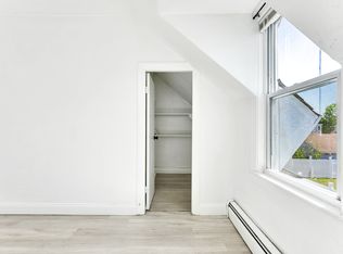 86 Woodward Ave Floor 2, East Providence, RI 02914