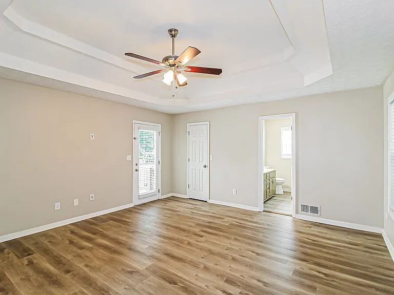 709 Miami Ct — Photo 11