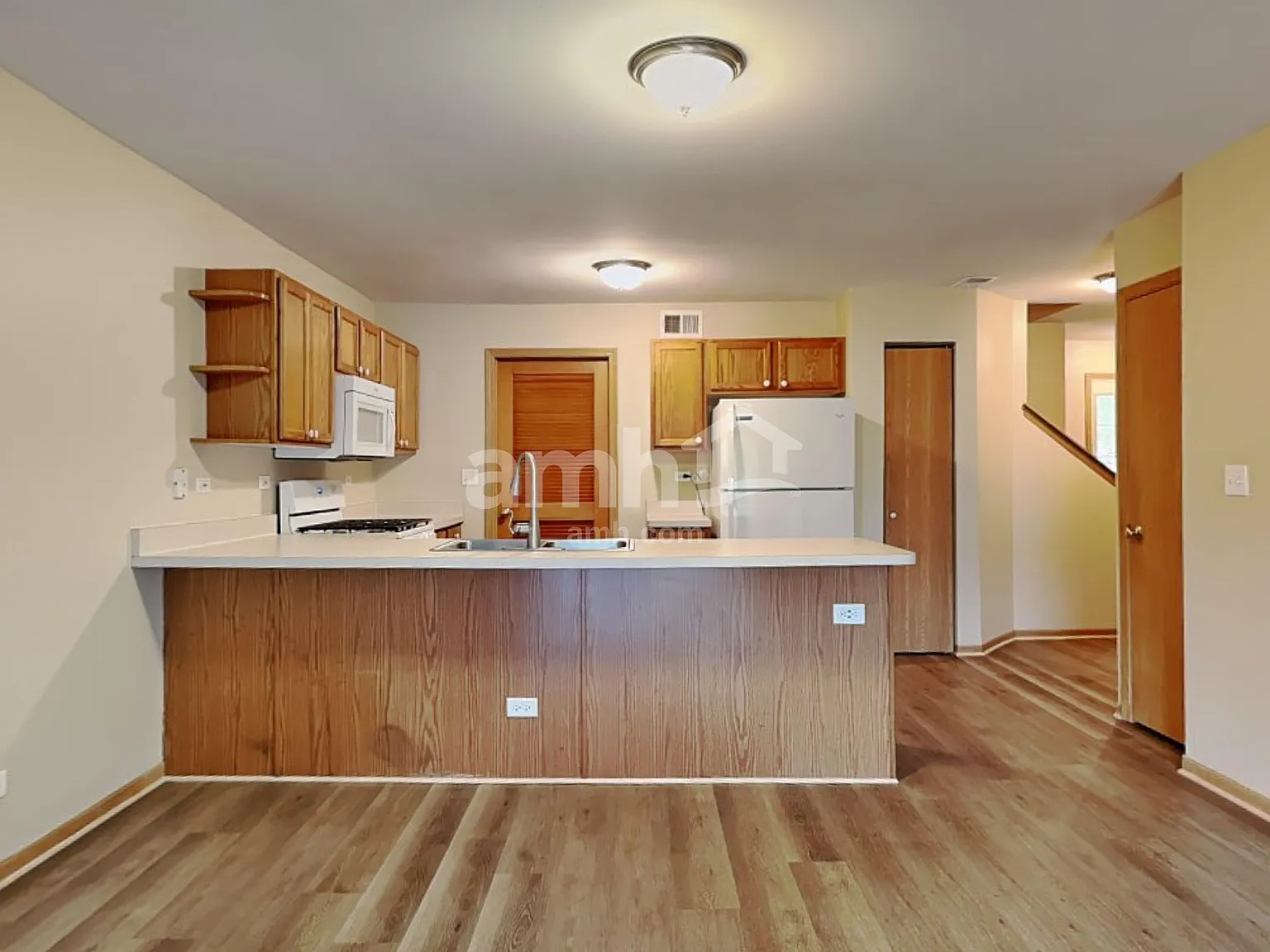 3 bed, 2.5 bath, 1551 sqft, $2,605 — Photo 4