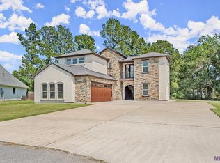29324 Quezada Dr, Livingston, LA 70754