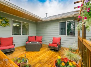 826 Saratoga Way, Camano Island, WA 98282