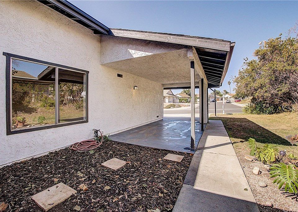 1st image of 694 Hacienda Dr