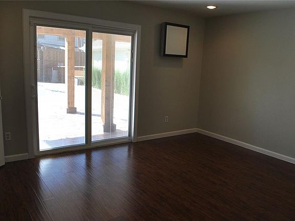 3rd image of 1015 Nottingham Dr