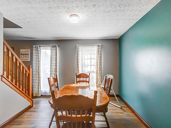 2nd image of 1598 Meadowlark Ln