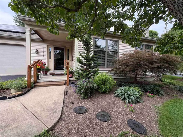 2240 E Cape Cod Dr, Bloomington, IN 47401