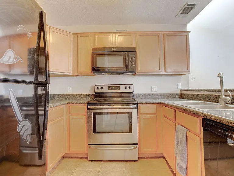 9325 W Desert Inn Rd #206 — Photo 8