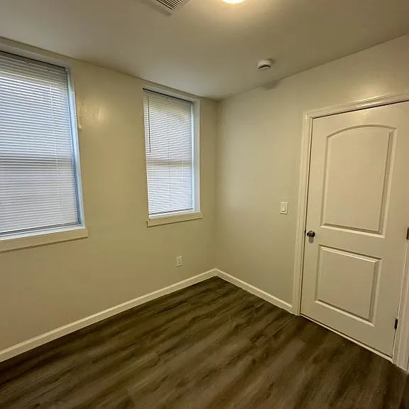 262 Grand St — Photo 16