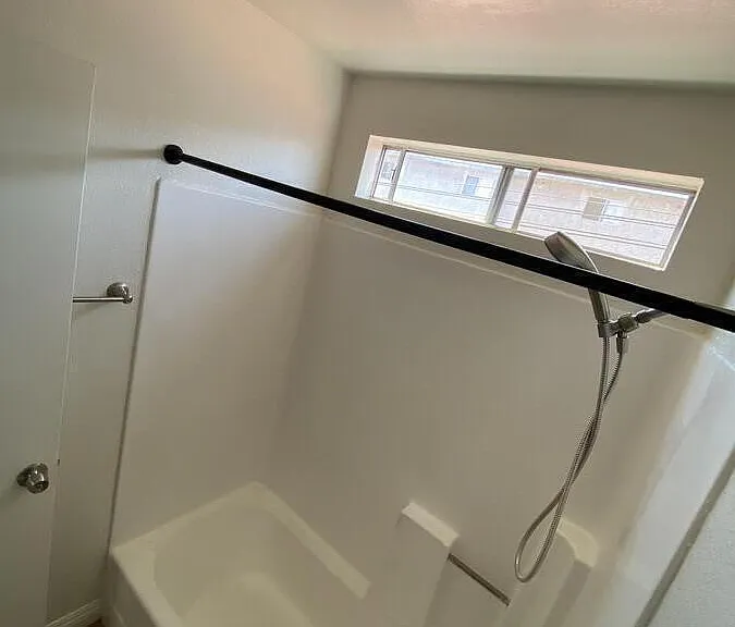 13700 Kornblum Ave #12 — Photo 9