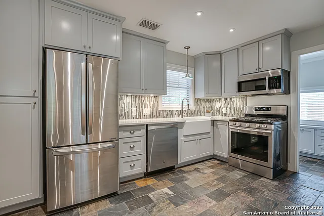 526 Marchmont Ln — Photo 6