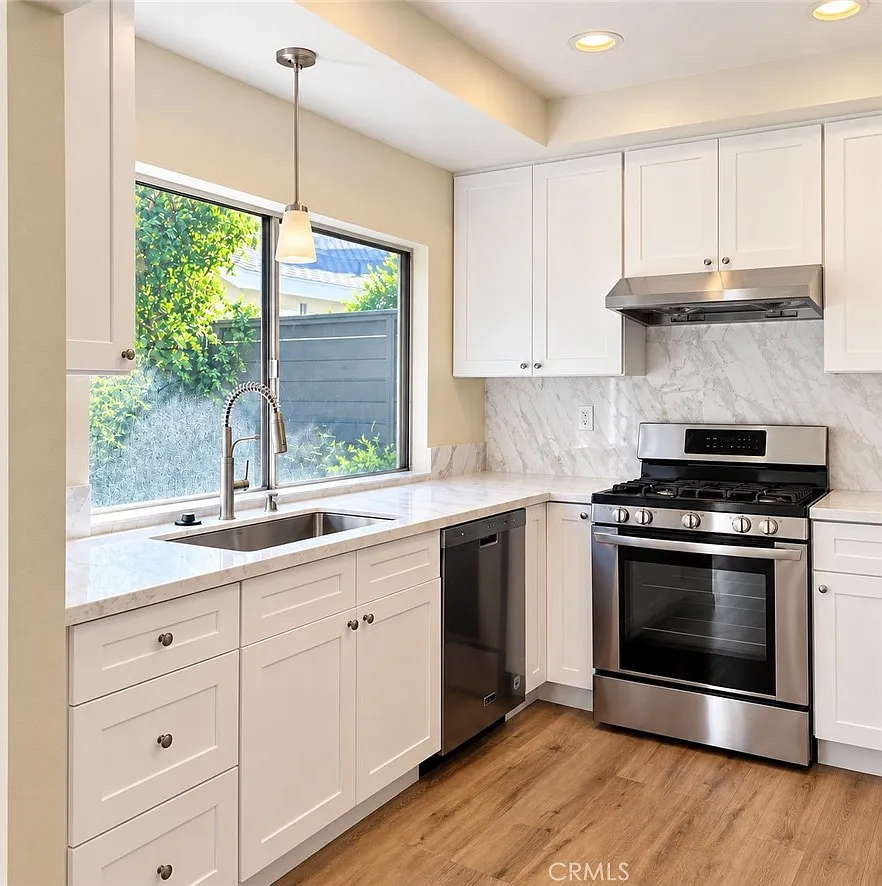 3 bed, 1321 sqft, $4,500 — Photo 4