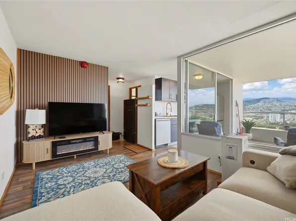 2421 Tusitala St APT 2201, Honolulu, HI 96815