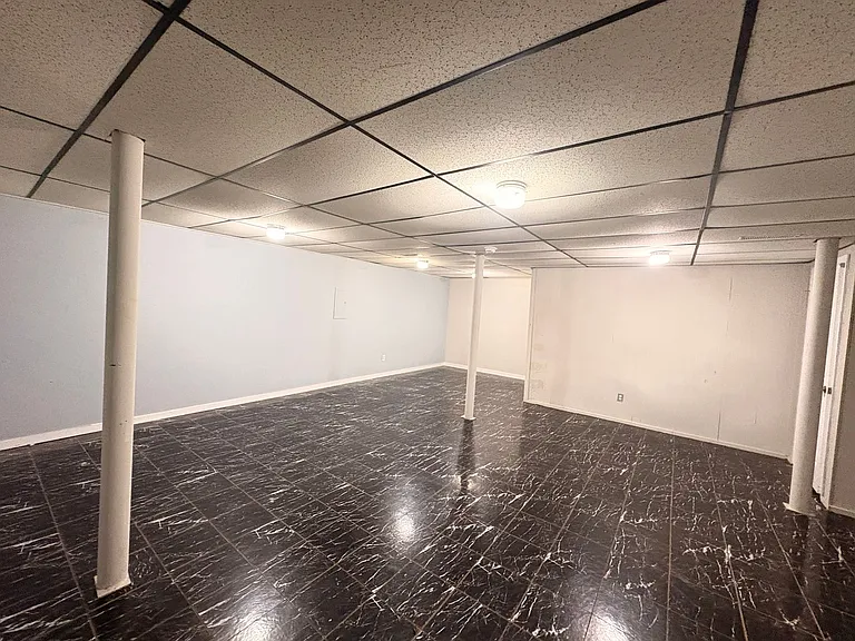 901 Locke Dr — Photo 13