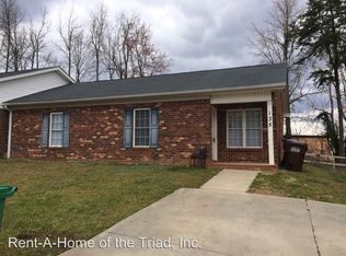 135 Thomas St, High Point, NC 27263