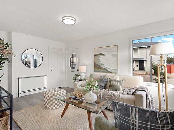 3rd image of 1815 2nd St