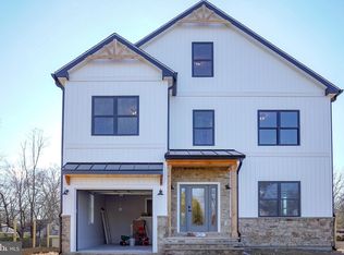 6937 Oak Ridge Rd, Falls Church, VA 22042