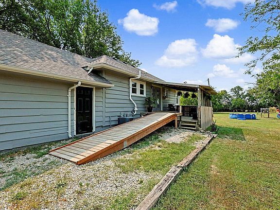 4th image of 10605 SW 114th Ter