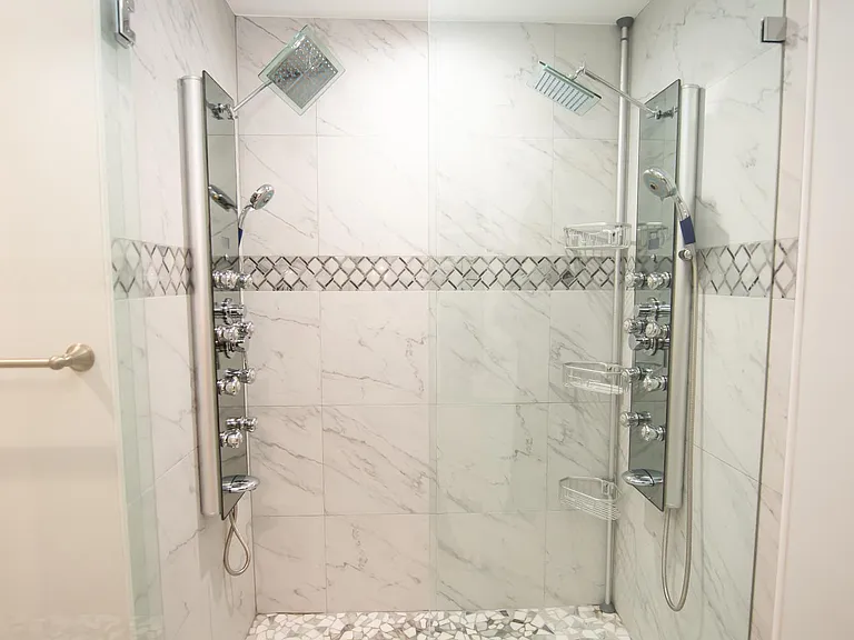 826 Johnson Ln — Photo 18