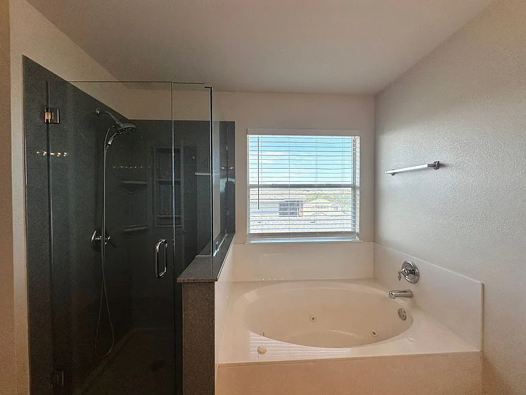 202 Crowfoot Dr — Photo 18