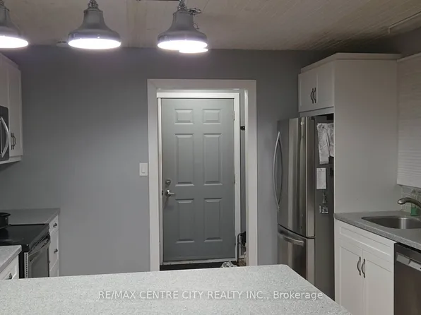 1274 Delphi Rd, London, ON N5Y 5A9