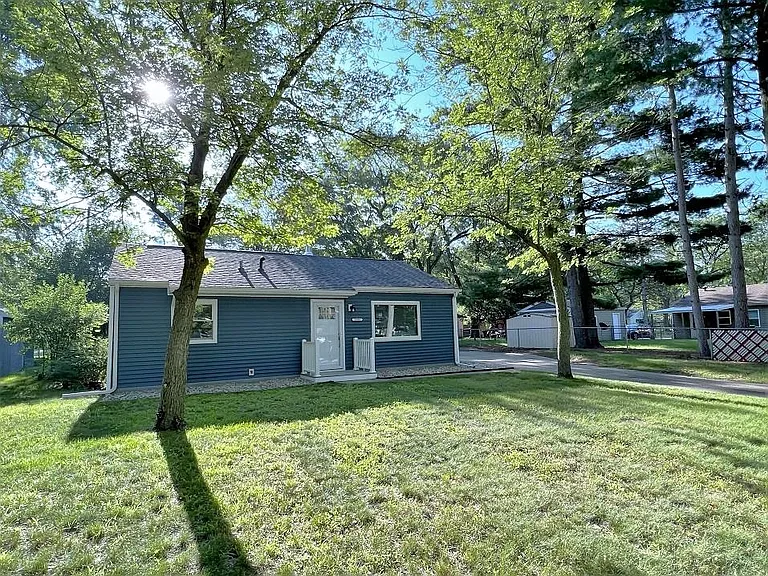 3608 Robinhood Ter — Photo 2