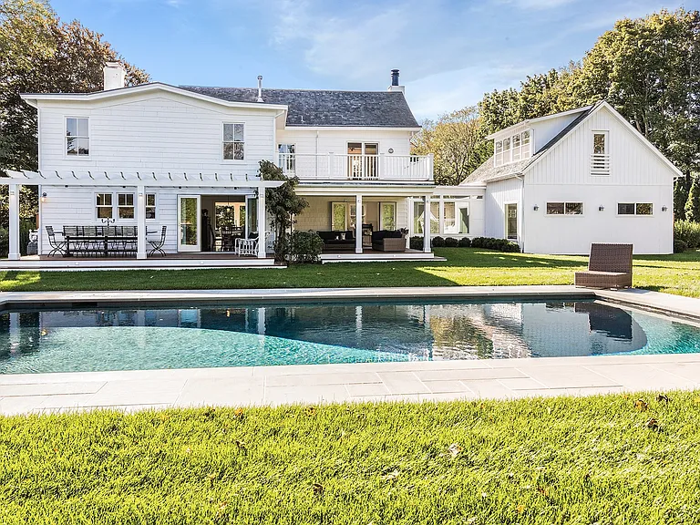 111 Montauk Hwy — Photo 23