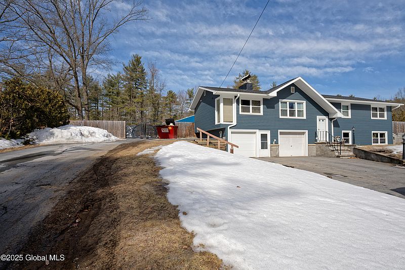 3rd image of 529 Selfridge Road