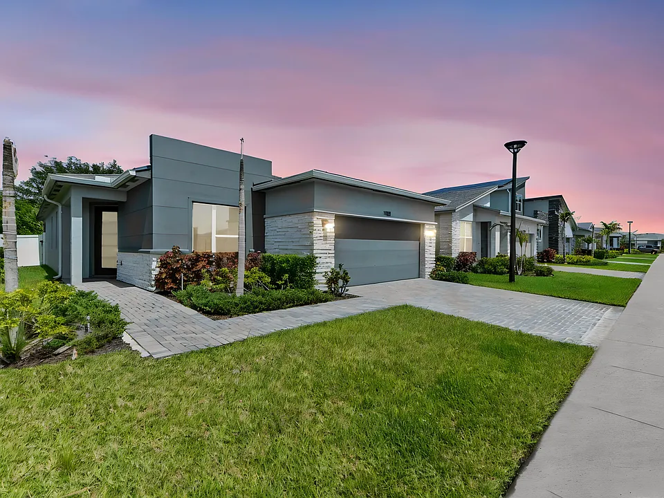 11381 SW Lyra Dr
