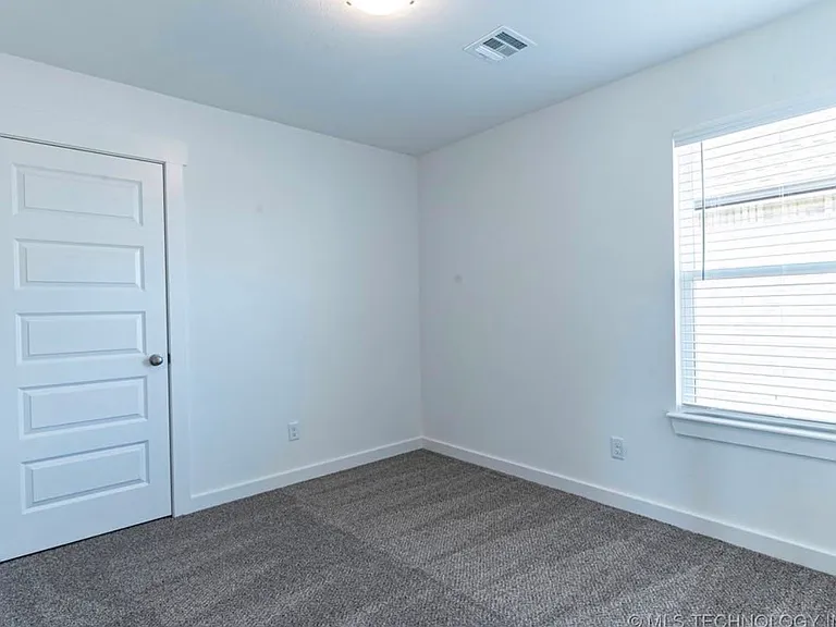 15116 E 38th Pl S — Photo 10