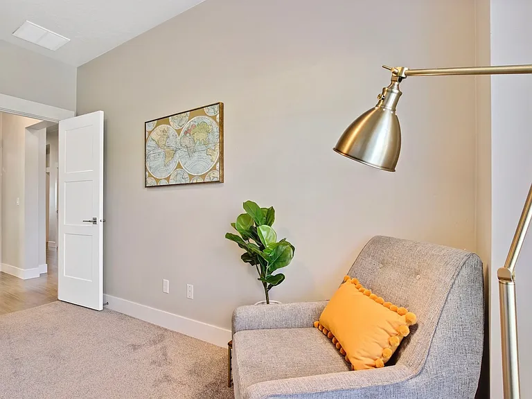 2023 E Oakcrest Dr — Photo 39