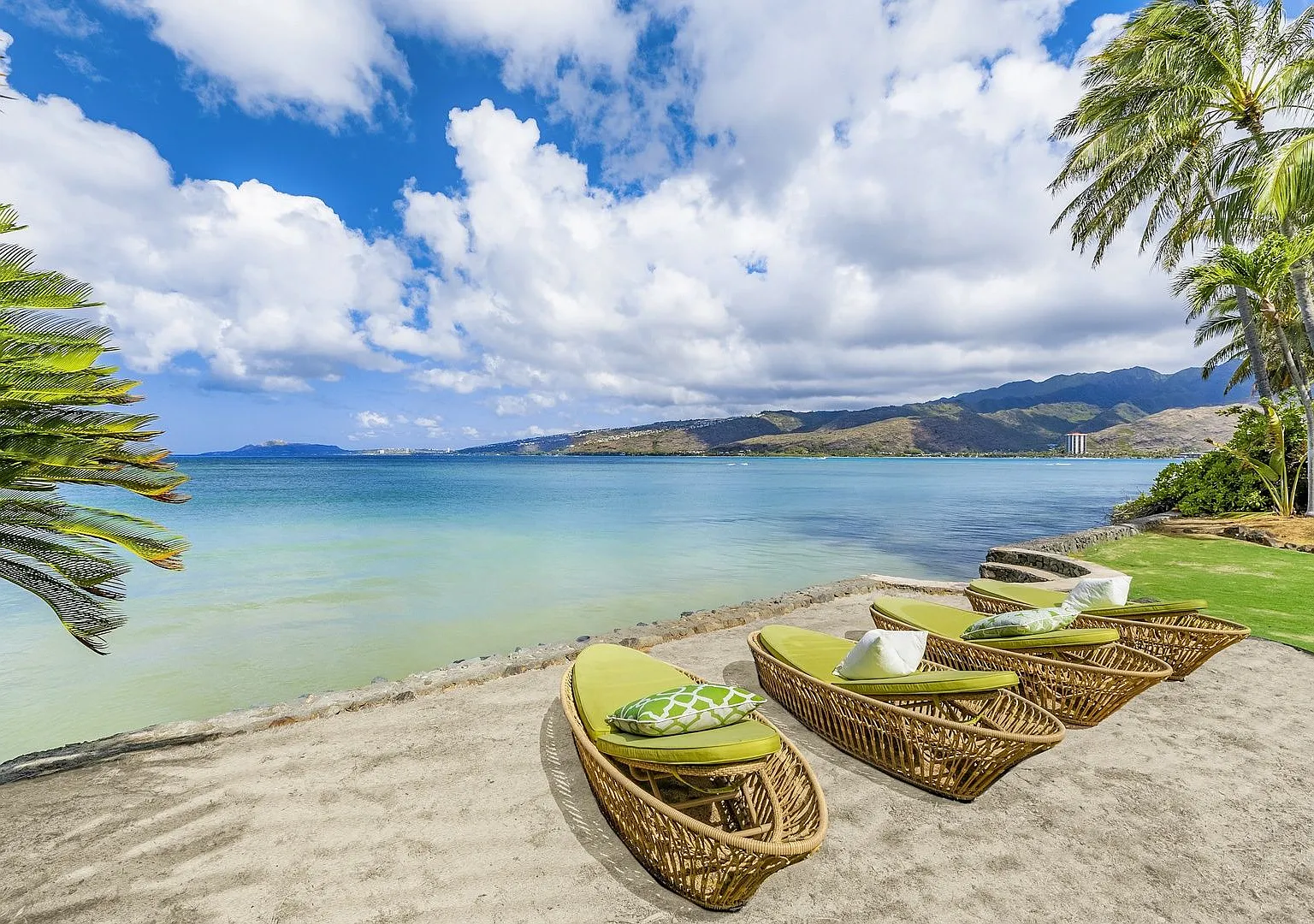 Lavish Oceanfront Estate w/Pool, Spa & AC - Close to Beaches: Maunalua Sunset — Photo 3