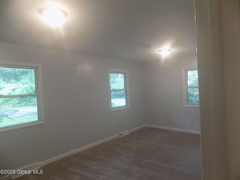 5th image of 120 Hutchins Road
