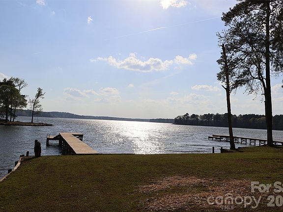 3rd image of 2308 Singleton Creek Rd