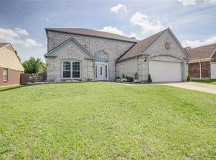 228 E Embercrest Dr, Arlington, TX 76018