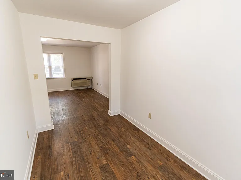 802 Travers St #4 — Photo 14