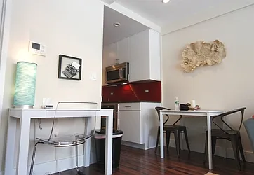 Rented by ER (DO NOT USE)